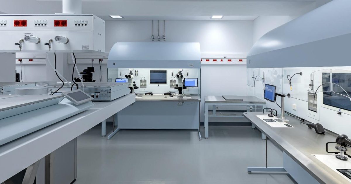 Clinical and Lab Essentials : Basics to Advanced 1.0